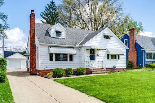 16080 Glenridge Ave, Middleburg Heights, OH, 44130-5436 | Card Image