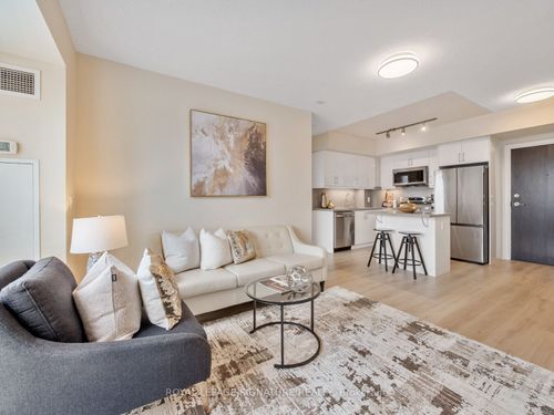 324-701 Sheppard Ave W, North York, ON, M3H0B2 | Card Image