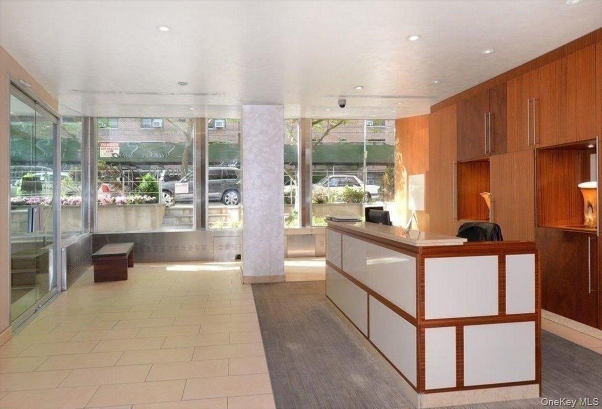 Commercial Sale in New York 3