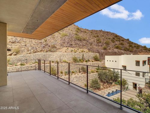 409-5000 E Camelback Rd, Phoenix, AZ, 85018 | Card Image