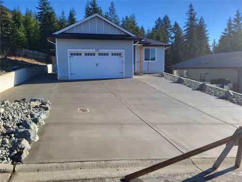 549 Mountain View Dr, Lake Cowichan, BC, V0R | Card Image