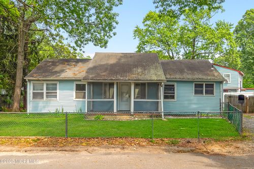 90 Dock Rd, Brick, NJ, 08723-5560 | Card Image