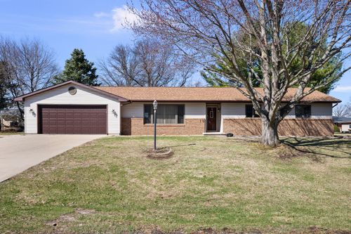 10 Pine Tree Ct, Kewanee, IL, 61443-9600 | Card Image