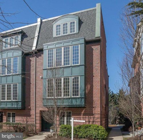 9678 Cedar Farm Cir, Fairfax, VA, 22031-5404 | Card Image