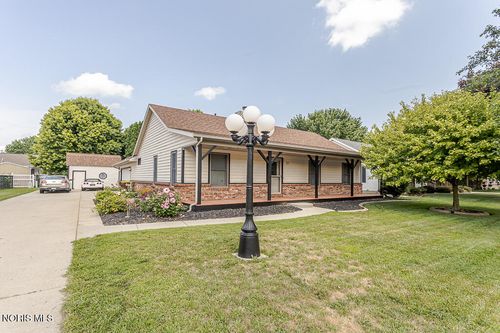 21 Meadow Lane Dr, Delta, OH, 43515-9302 | Card Image