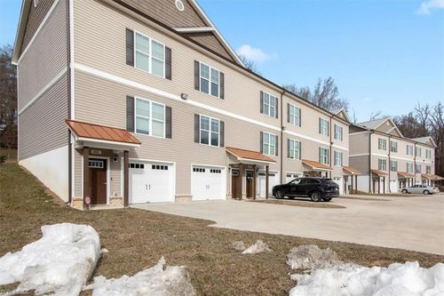 603 Riverside Dr, Mount Airy, NC, 27030-3116 | Card Image