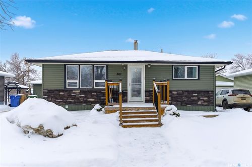 3111 Avonhurst Dr, Regina, SK, S4R3J6 | Card Image