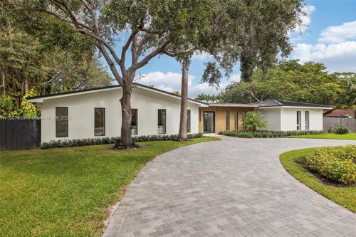 7805 Sw 165th St, Palmetto Bay, FL, 33157-3742 | Card Image