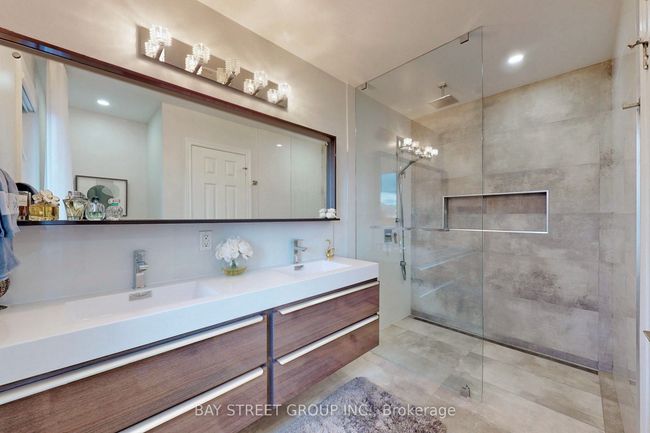 4 Elihof Dr, House attached with 4 bedrooms, 4 bathrooms and 3 parking in Vaughan ON | Image 16