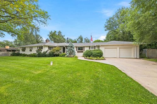 9 W Rolling Hills Dr, Wichita, KS, 67212-3737 | Card Image