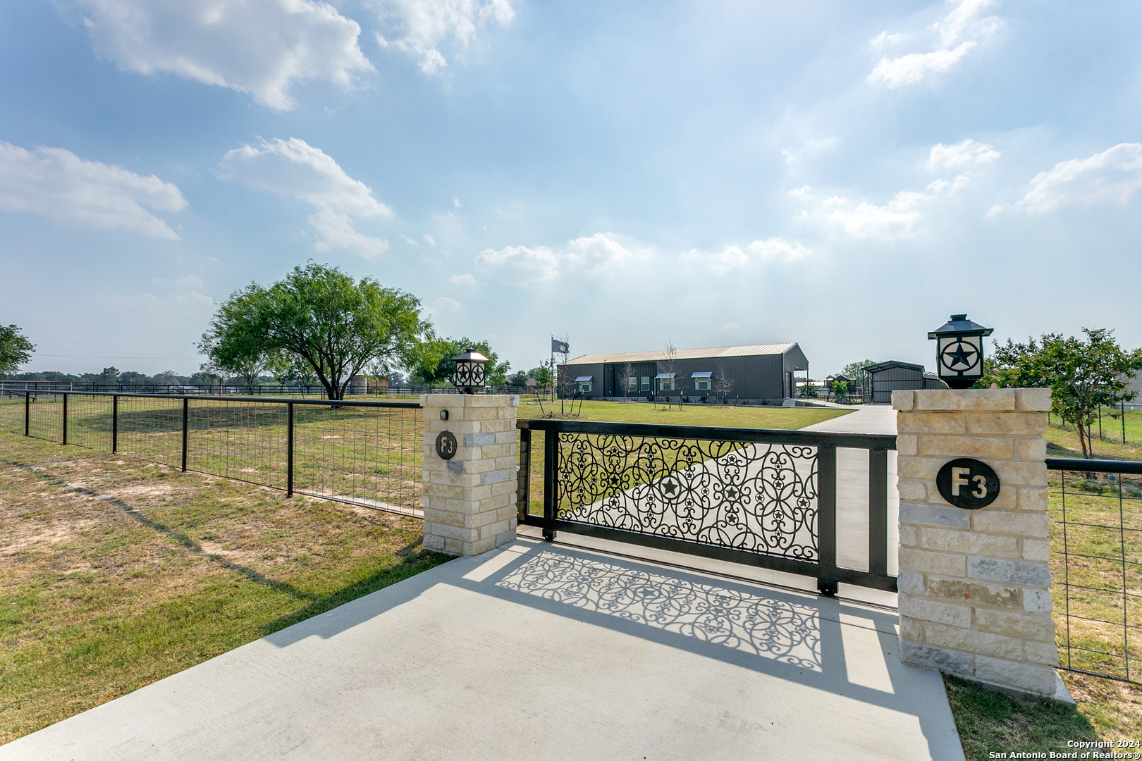 County Road 324 , Adkins, TX 78101