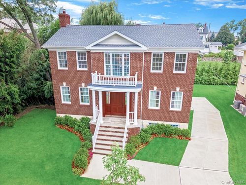 17-233 38th Rd, Little Neck, NY, 11363-1318 | Card Image