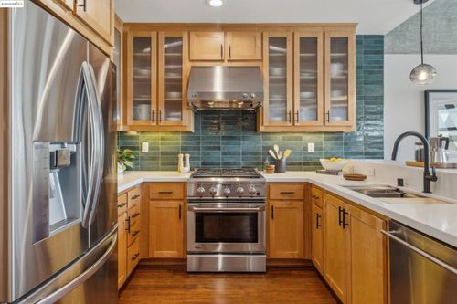 apt-738-428 Alice St, Oakland, CA, 94607-4350 | Card Image