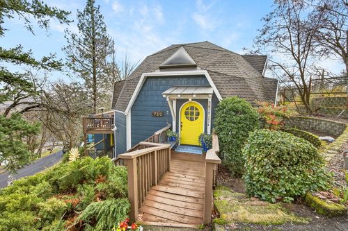 730 Grover Street, Ashland, OR, 97520 | Card Image