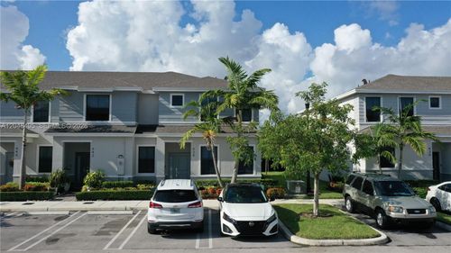 438 Ne 12th St, Florida City, FL, 33034-2327 | Card Image