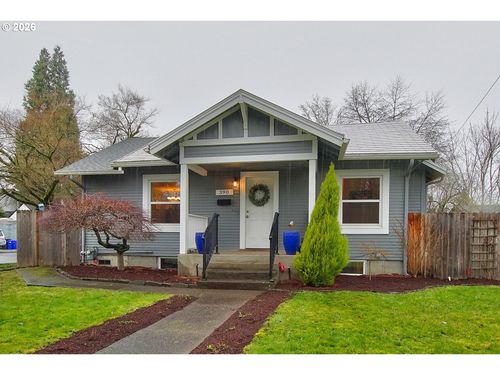 390 W Arlington St, Gladstone, OR, 97027-2307 | Card Image