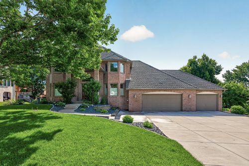 4283 Hillview Ln, Vadnais Heights, MN, 55127-6100 | Card Image