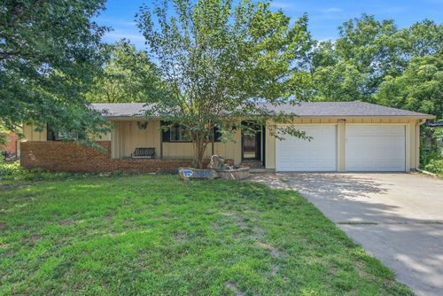 15 Sunset Drive, Hesston, KS, 67062 | Card Image