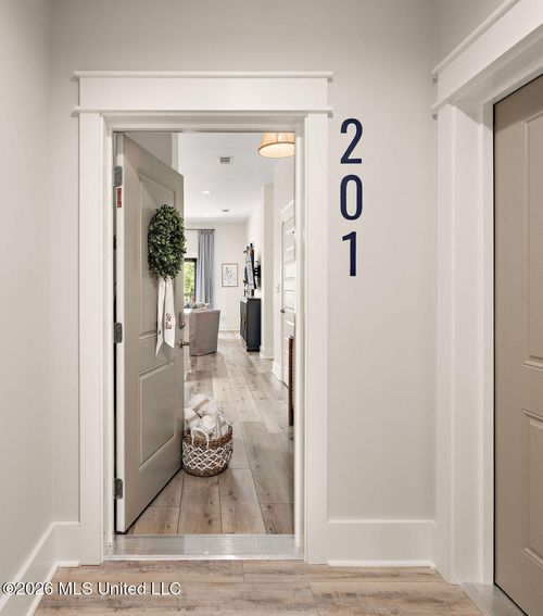 201-124 Court St, Bay Saint Louis, MS, 39520-4588 | Card Image