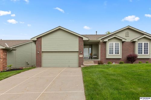 5124 Lakecrest Drive, Papillion, NE, 68133 | Card Image