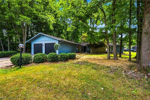 20019 Hawthorne Ln, Strongsville, OH, 44149 | Card Image