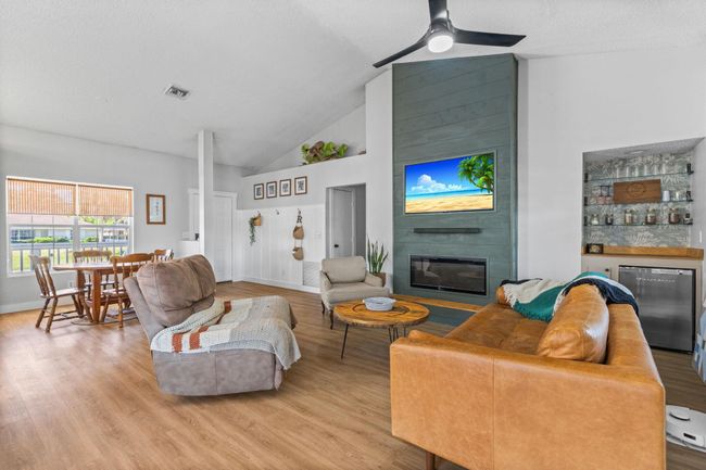 5814 Killarney Avenue, House other with 3 bedrooms, 2 bathrooms and null parking in Fort Pierce FL | Image 6