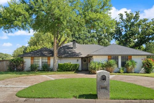 1001 Springfield St, Mansfield, TX, 76063-2555 | Card Image