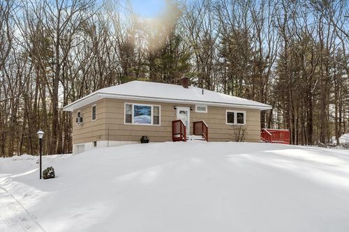 5 Kingston Road, Plaistow, NH, 03865 | Card Image