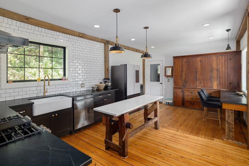 140 Pleasant St, Williamstown, VT, 05679-4482 | Card Image