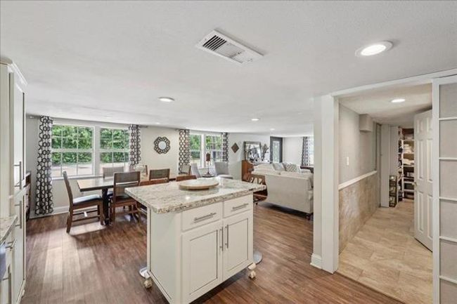 3231 Charles Ave, House other with 3 bedrooms, 2 bathrooms and 2 parking in Groves TX | Image 14