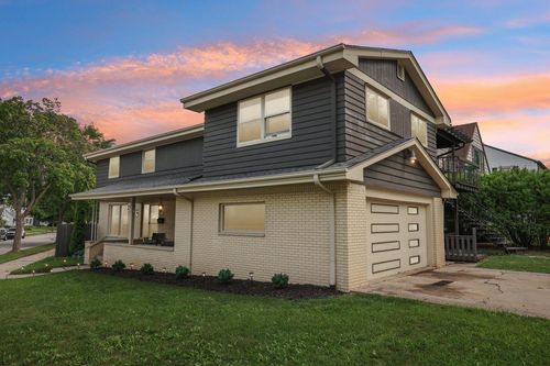 9625 W Metcalf Place, Milwaukee, WI, 53222 | Card Image