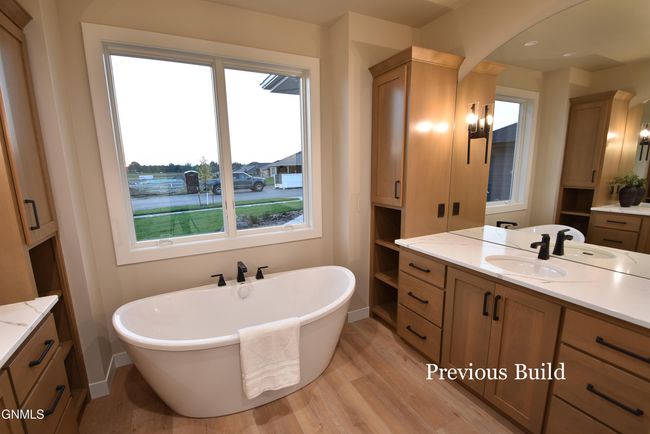 1612 Community Loop, House other with 3 bedrooms, 4 bathrooms and null parking in Bismarck ND | Image 19