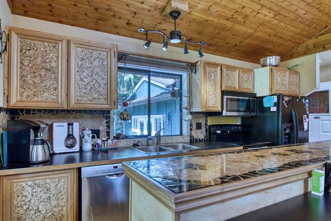 7860 Redrooffs Road, House other with 5 bedrooms, 3 bathrooms and 10 parking in Halfmoon Bay BC | Image 10