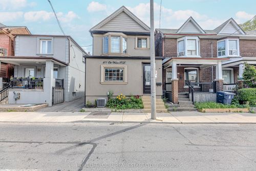277 Old Weston Rd, York, ON, M6N3A7 | Card Image
