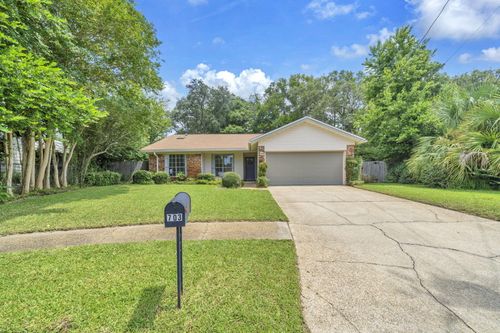 703 Osage Dr, Fort Walton Beach, FL, 32547-2914 | Card Image