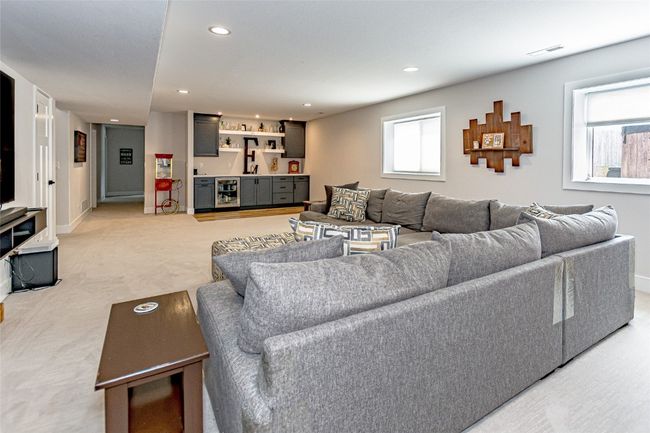 608 Pointer Cir, House other with 5 bedrooms, 3 bathrooms and null parking in Center Point IA | Image 20