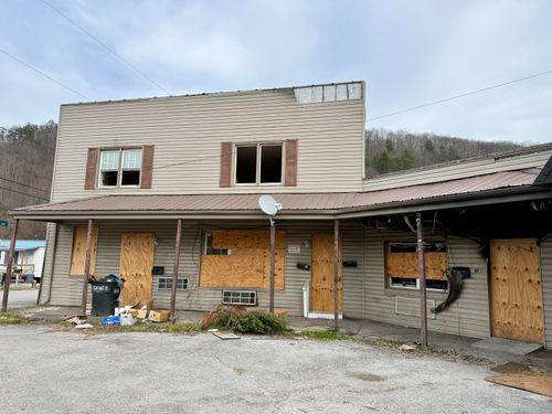 2517 N Main St, Hazard, KY, 41701-1028 | Card Image