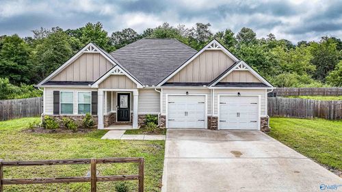 658 5th St Nw, Arab, AL, 35016-1013 | Card Image