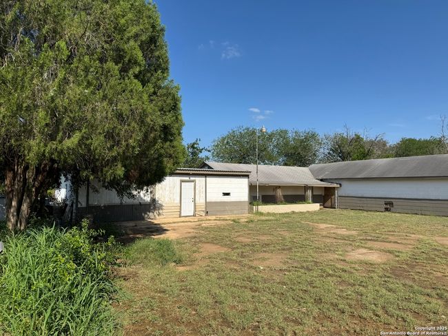 502 N Front, Home with 0 bedrooms, 0 bathrooms and null parking in Cotulla TX | Image 7
