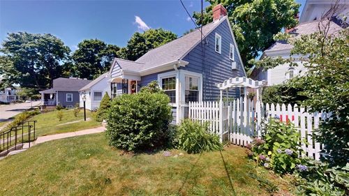 13 Tucker Ave, Cranston, RI, 02905-3314 | Card Image
