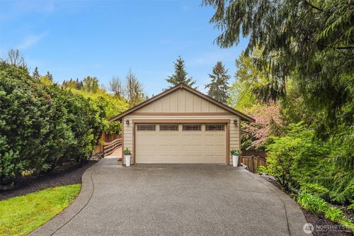 6240 Ne 204th Pl, Kenmore, WA, 98028-8628 | Card Image