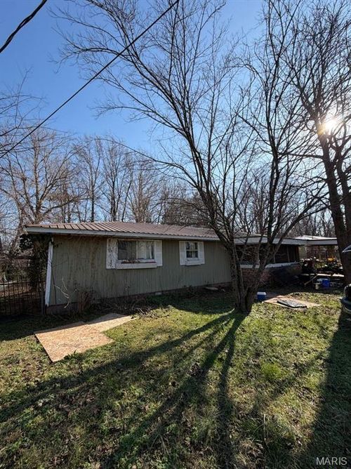 2320 Thomas St, Poplar Bluff, MO, 63901-6642 | Card Image