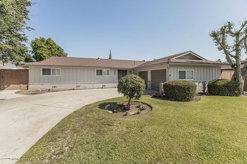 5915 E El Monte Way, Fresno, CA, 93727 | Card Image