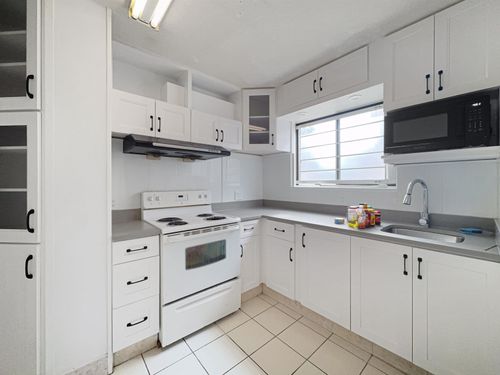 3218 E 45th Ave, Vancouver, BC, V5R3E3 | Card Image