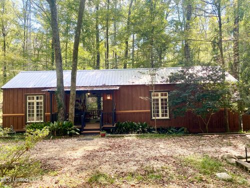140 Westover Dr, Hazlehurst, MS, 39083-3040 | Card Image