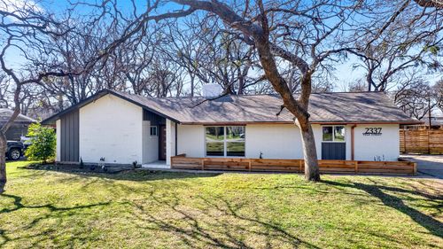 2337 Vega St, Grand Prairie, TX, 75050-1746 | Card Image