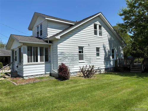30 Lincoln St, Oxford, MI, 48371-3622 | Card Image