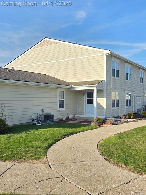 379-39845 Village Wood Ln, Novi, MI, 48375-4556 | Card Image