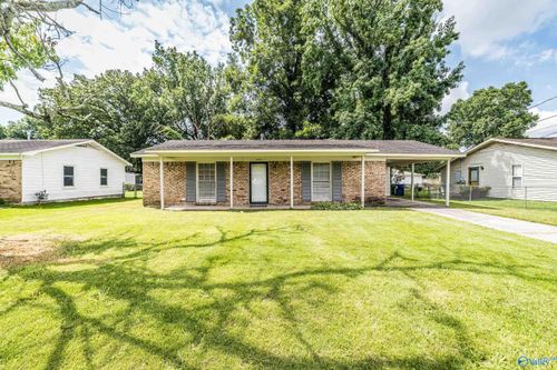 2904 Alametos St Sw, Huntsville, AL, 35805-5802 | Card Image