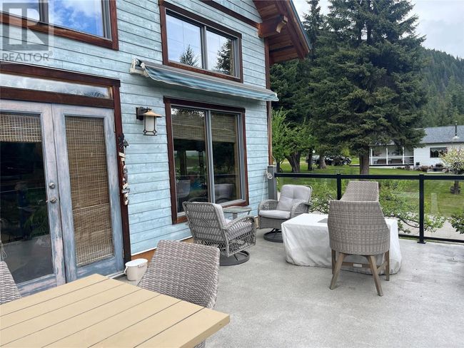 130 8 Th St, House other with 2 bedrooms, 3 bathrooms and null parking in Kaslo BC | Image 10